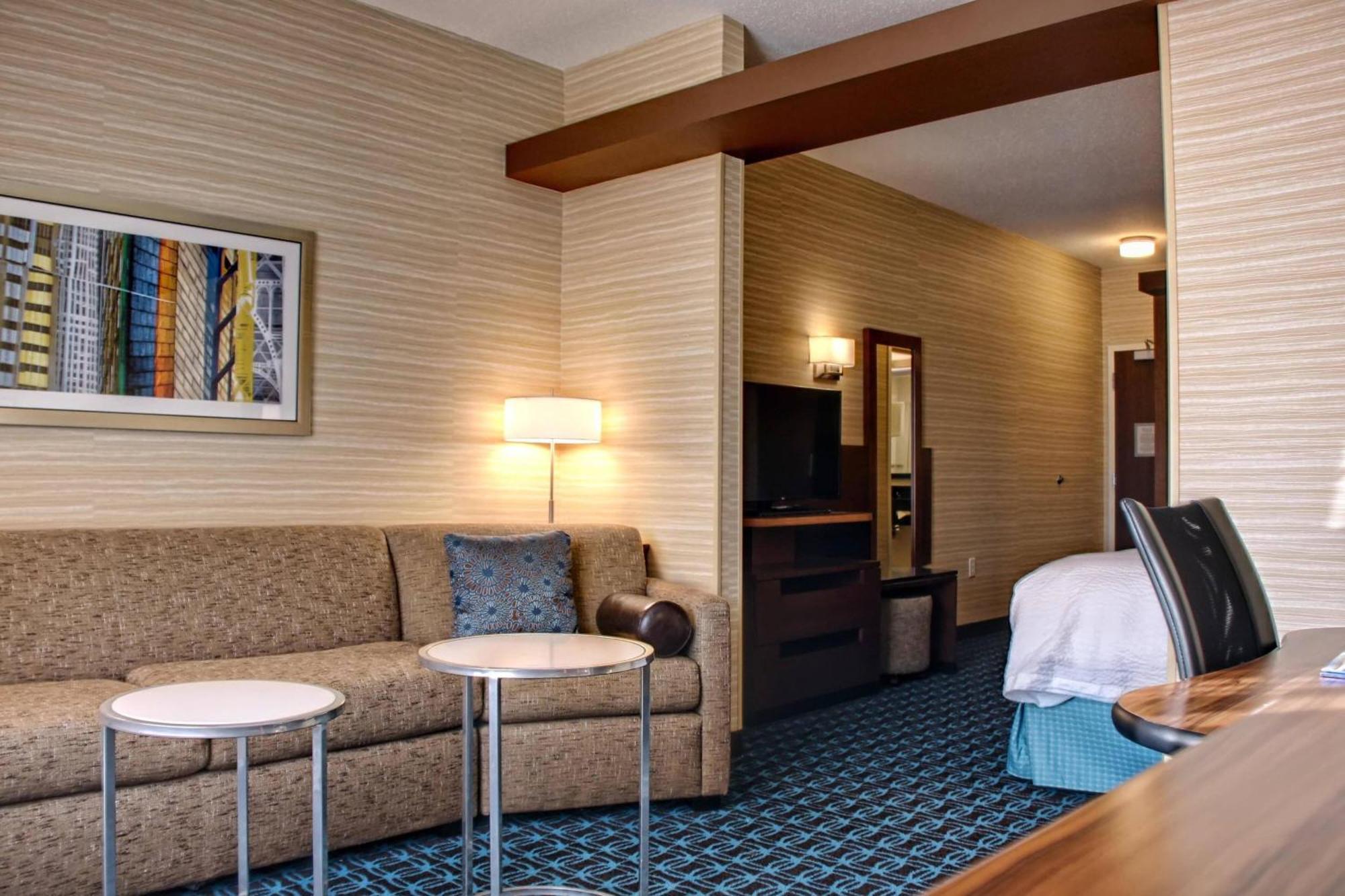 Fairfield Inn & Suites By Marriott Reading Вайомиссинг Экстерьер фото